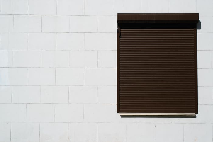 Nuestros técnicos en Barcelona están capacitados para resolver una amplia gama de problemas y devolver a tus persianas su funcionamiento óptimo.