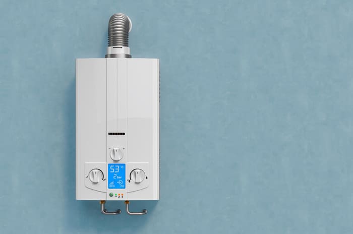 Los calentadores termostáticos son dispositivos que regulan la temperatura del agua mediante un termostato incorporado. Permiten ajustar y mantener una temperatura constante, brindando comodidad y eficiencia en el suministro de agua caliente en hogares y aplicaciones comerciales.