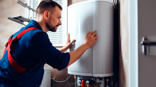 Las calderas eléctricas funcionan mediante resistencias eléctricas que calientan el agua.