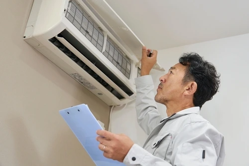 Antes de llevar a cabo la instalación de un aire acondicionado, existen una serie de preparativos que resultan esenciales para garantizar que el proceso se desarrolle sin inconvenientes.