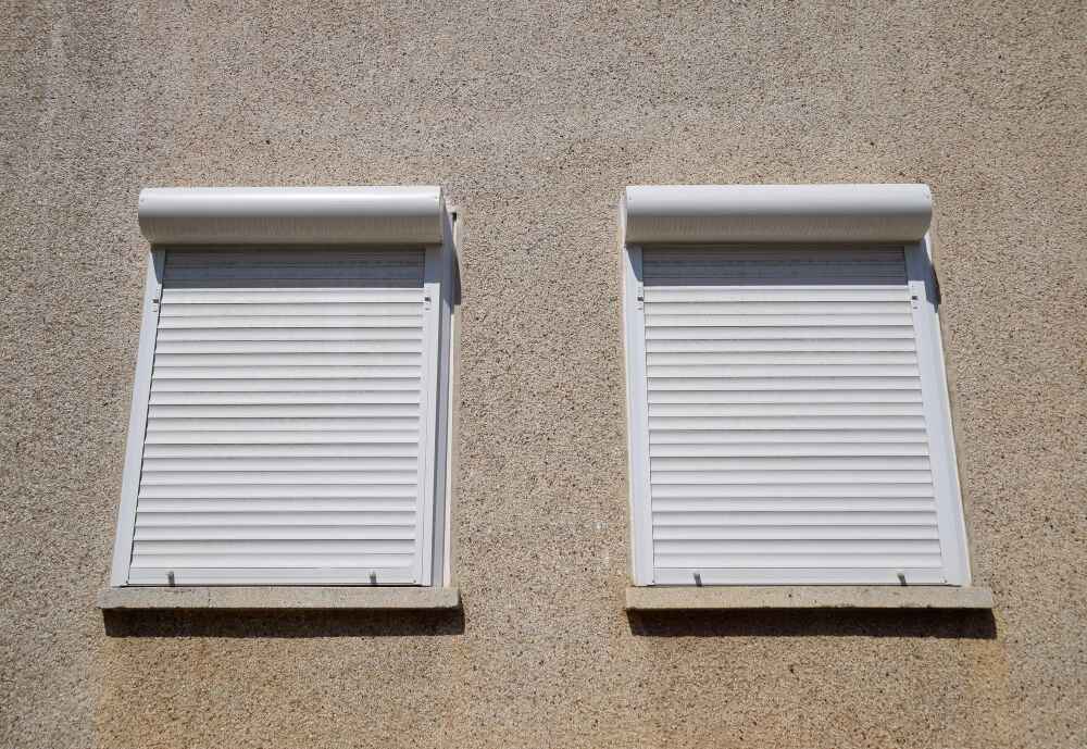 Los motores para persianas son dispositivos que facilitan la apertura y cierre de persianas de manera automática